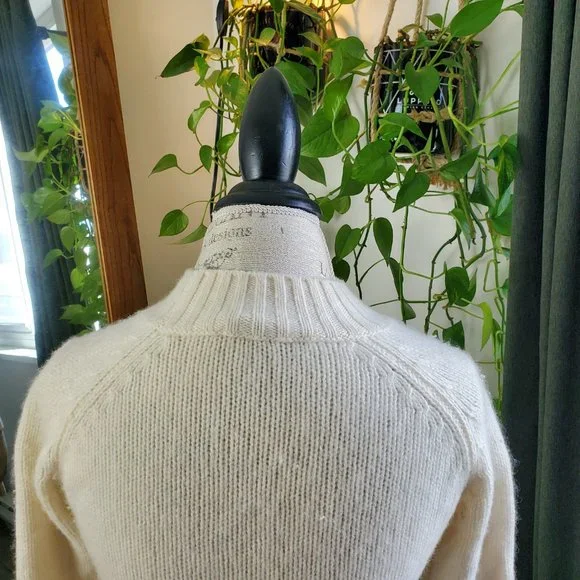 VINCE | Scoop Neck Cream 100% Cashmere Sweater (Size XS) - Picture 5 of 9